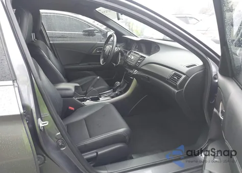 2017 Honda Accord Sport z USA, uszkodzony, nr VIN 1HGCR2F51HA239727